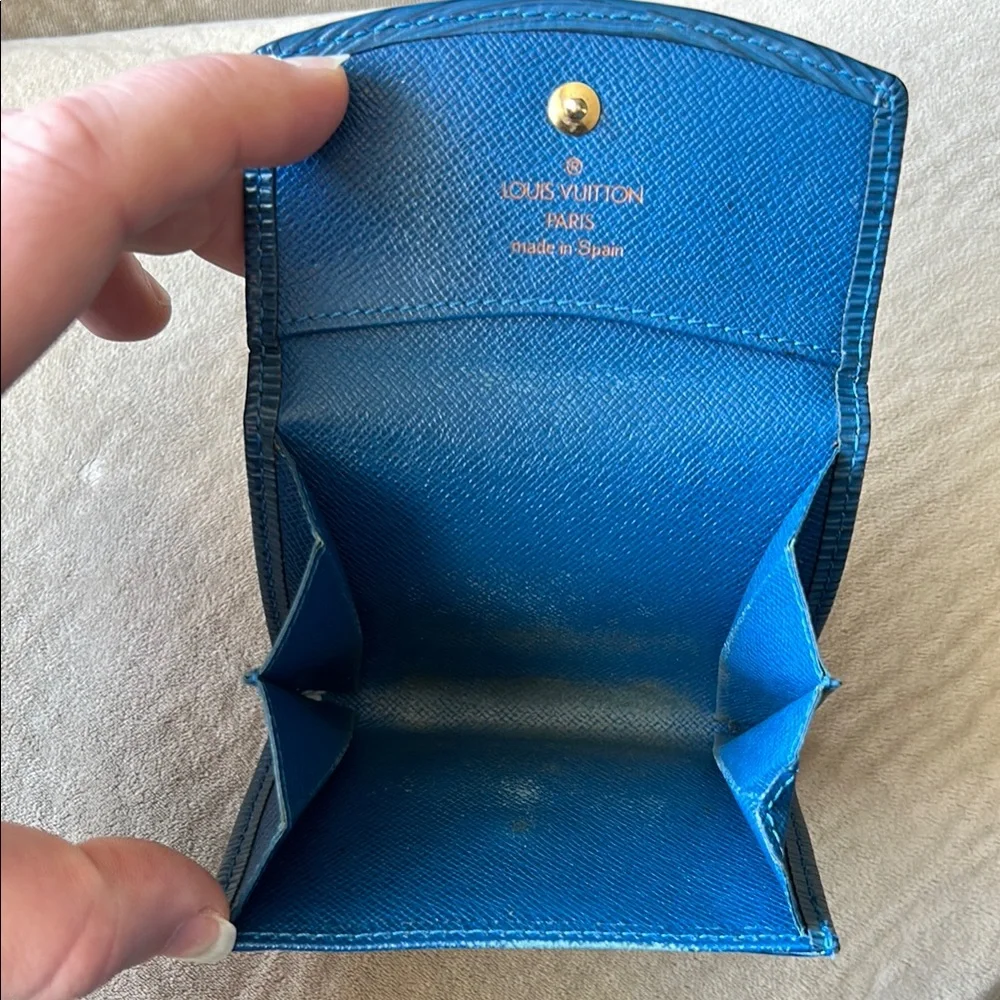 Louis Vuitton Blue Epi Women's Wallet Card Case - Picture 4 of 8